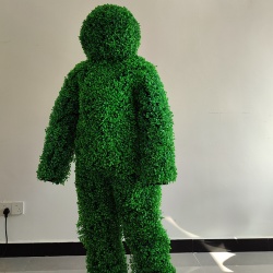 Hedge performance outside clothes