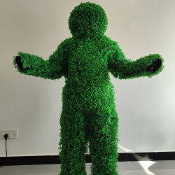 Hedge performance outside clothes